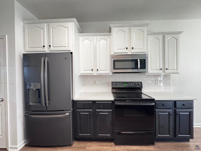 Building Photo - 104 Sir Patrick Way