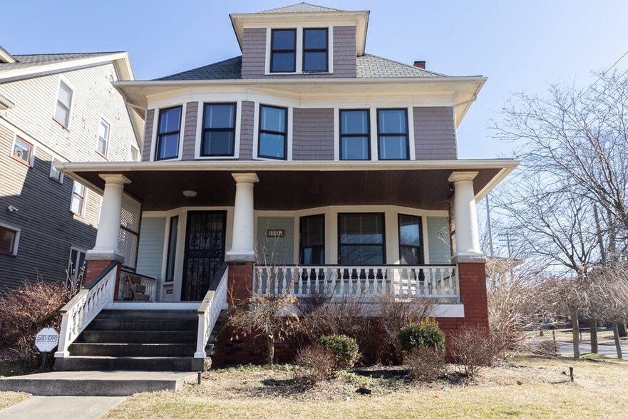 Building Photo - 1501 E 105th St