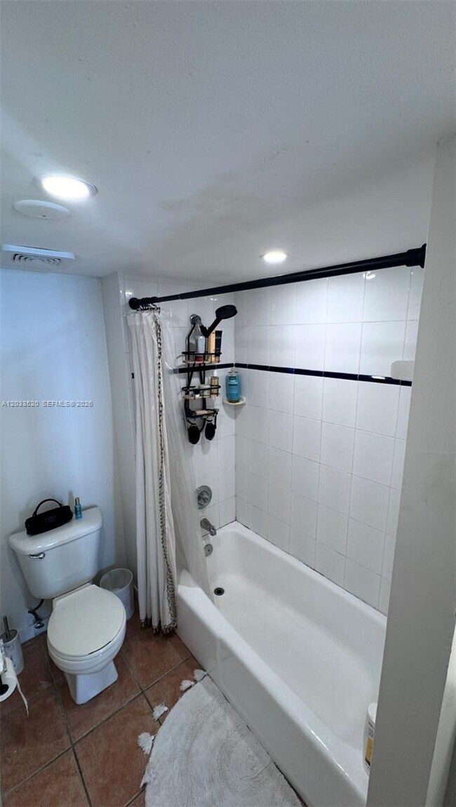 Building Photo - 9227 SW 87th Ave