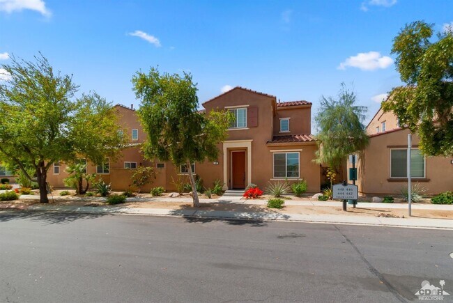 Building Photo - 3 Bed 2.5 Bath Spanish Walk Villa Palm Desert