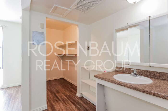 Building Photo - 770 N Dodge Blvd