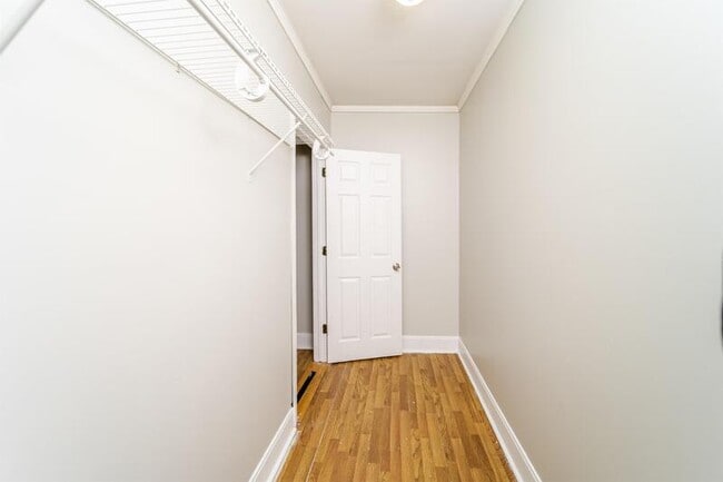 Building Photo - 20 Vandenburgh Ave