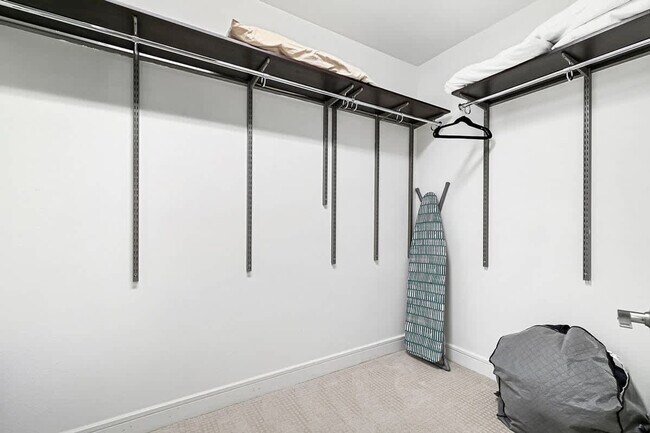 Building Photo - 101 Bowen St