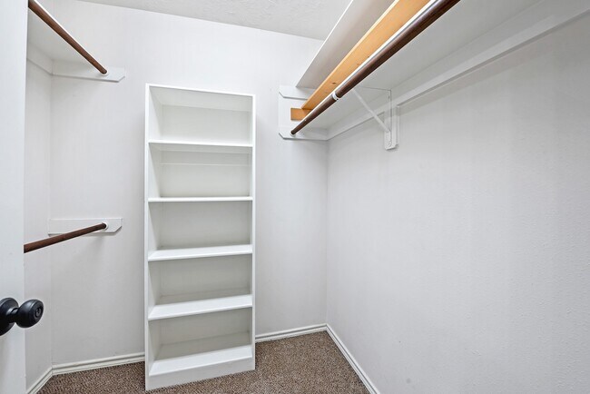 Building Photo - 135 W Russet Grove Cir