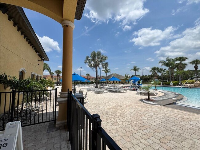 Building Photo - 8977 Coco Palm Rd