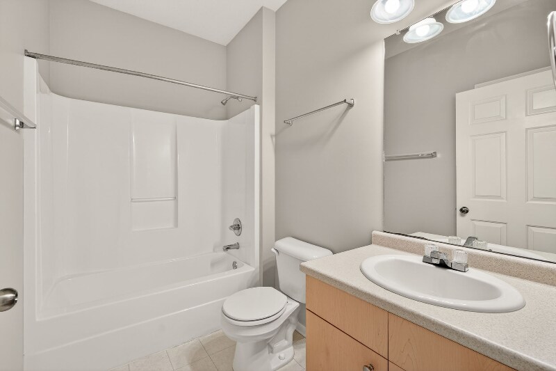 Building Photo - 1340 SE Florence Dr