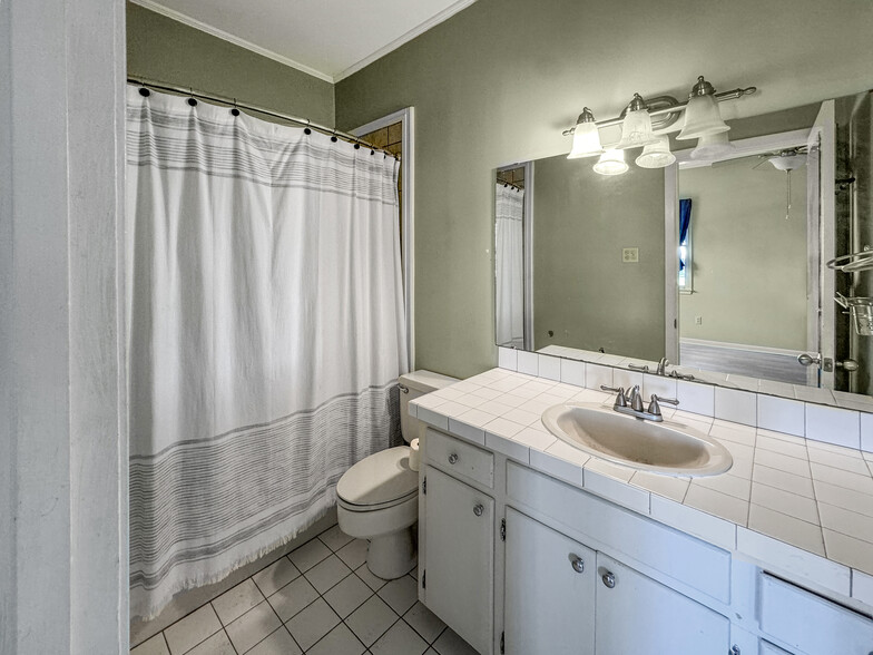 Building Photo - 3018 Wardlaw Rd