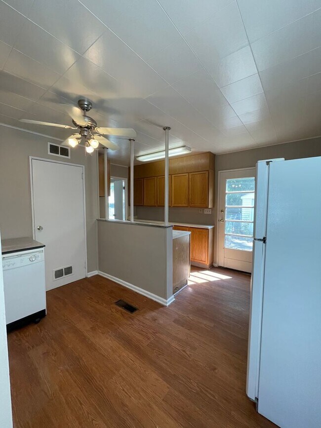 Building Photo - Single Family Home - WALKING DISTANCE TO PURDUE UNIVERSITY