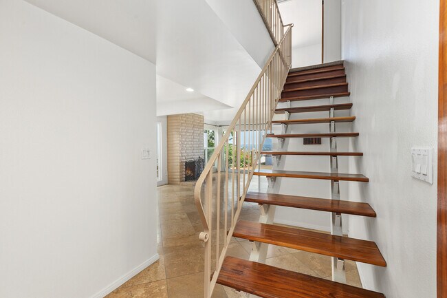 Walnut stairs - 2461 Geranium St
