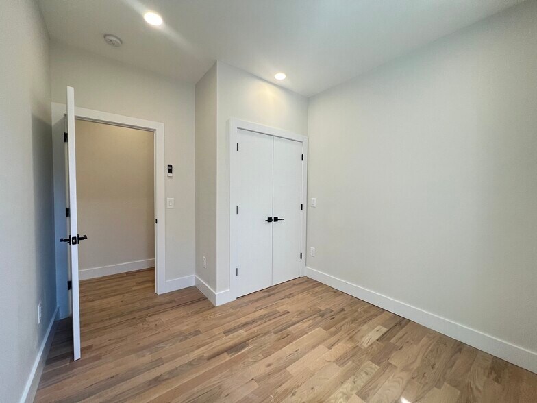 Unit 1B - 46 Van Reipen Ave