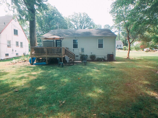 Building Photo - 1302 Maryland Ave