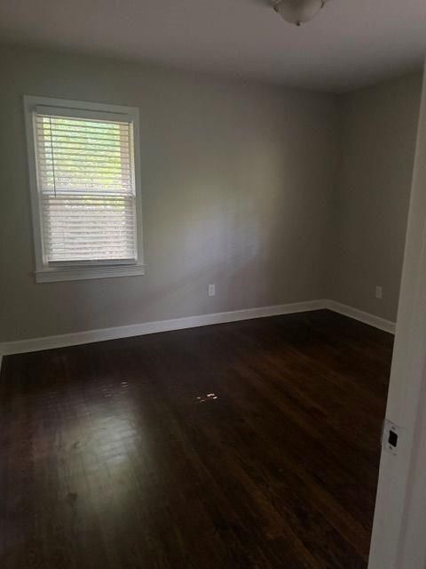 Building Photo - 3155 Beech Dr