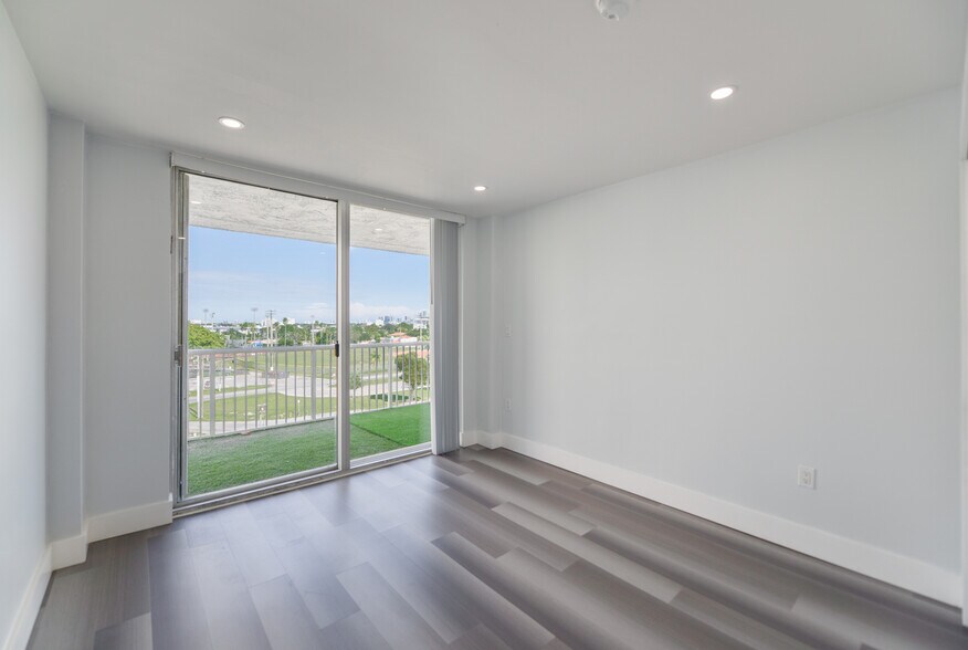 Building Photo - 1800 NW 24th Ave