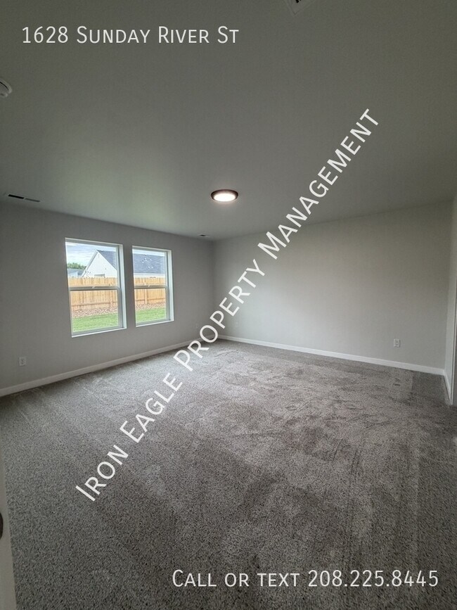 Building Photo - 1628 Sunday River St