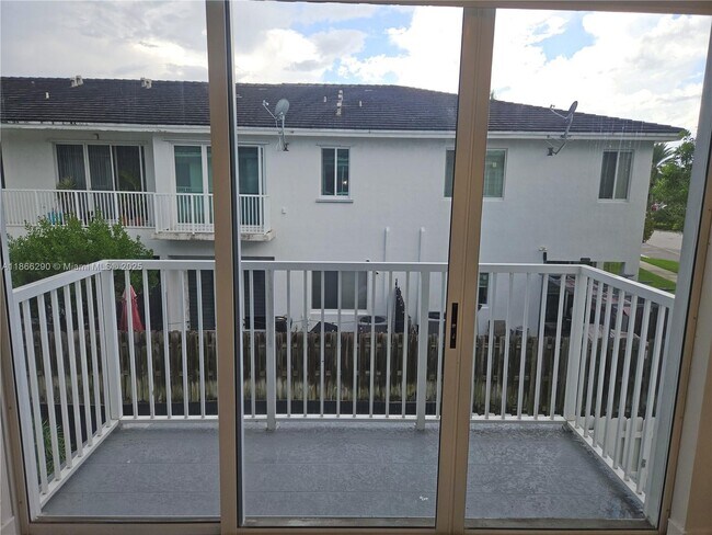 Building Photo - 17606 SW 149th Pl