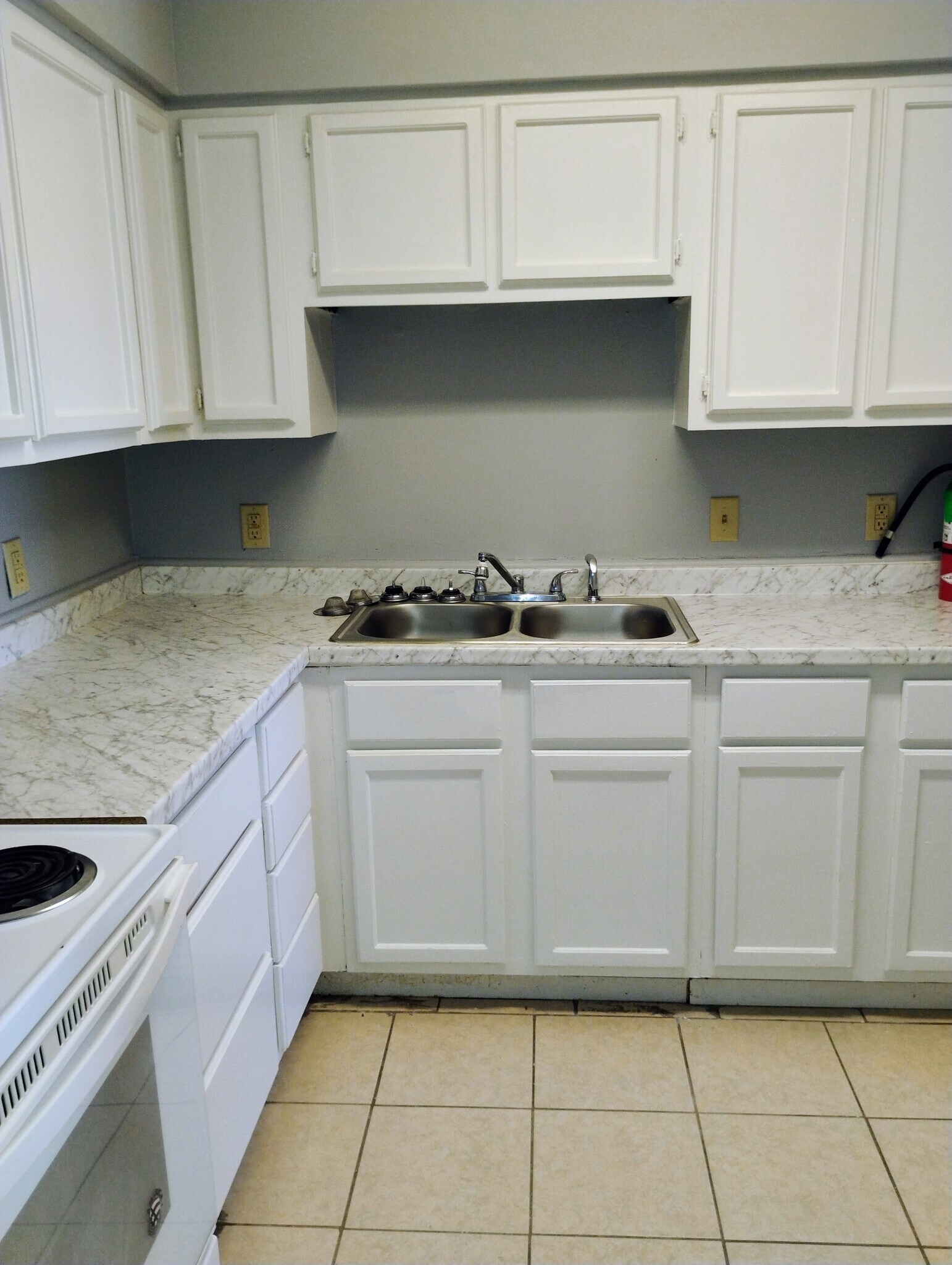 Building Photo - 1754 Cedar Lake Dr