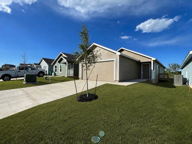 Building Photo - Like-New | 3 bed/2 bath | 1-story | No Carpet | Wonderful Amenities |On Golf Course in Mission De...