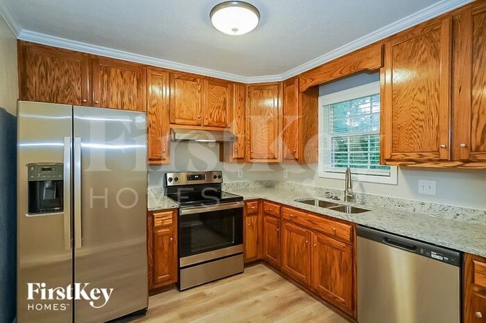 Building Photo - 339 Bayhill Dr