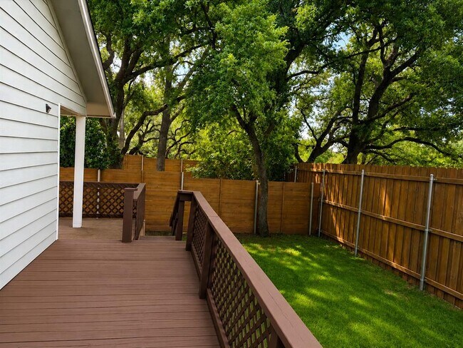 Building Photo - 3215 W William Cannon Dr