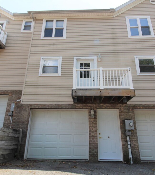 Primary Photo - 2 br, 1.5 bath House - 4 Bakers Pointe