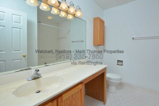 Building Photo - 425 Summerwalk Cir