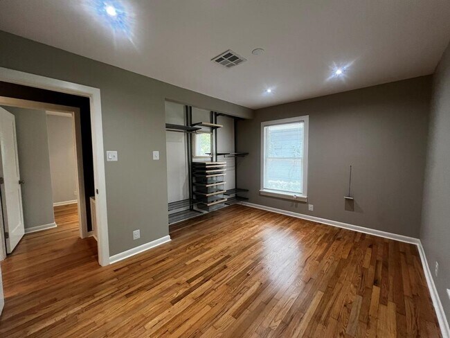 Building Photo - 4512 Jinx Ave