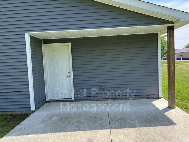 Building Photo - 2504 Alma St