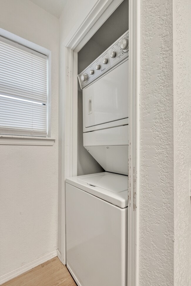 Building Photo - 11409 Springhollow Rd