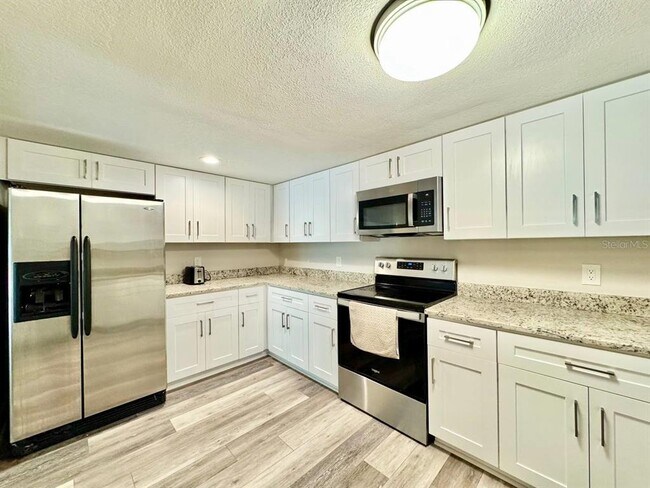 Building Photo - 220 Belleview Blvd