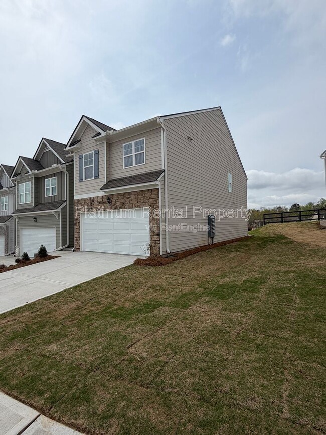 Building Photo - 42 Rustin Rdg