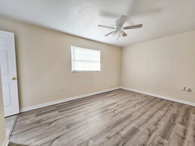 Building Photo - 3 Bedroom 2 Bath 1 Car Garage Home in St. ...