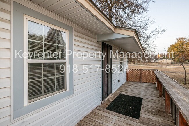 Building Photo - 2 Bed | 1 Bath East Tulsa with Spacious Back yard!