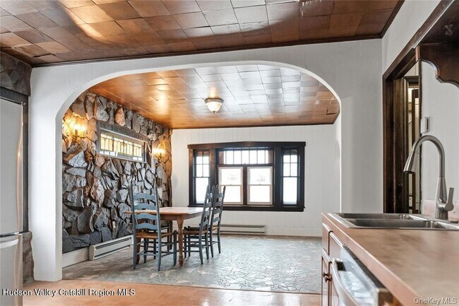 Building Photo - 378 Broadway