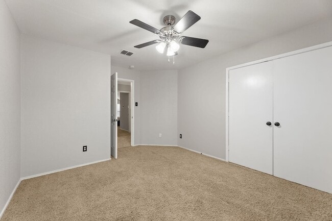 Building Photo - 10713 Alexandria Dr