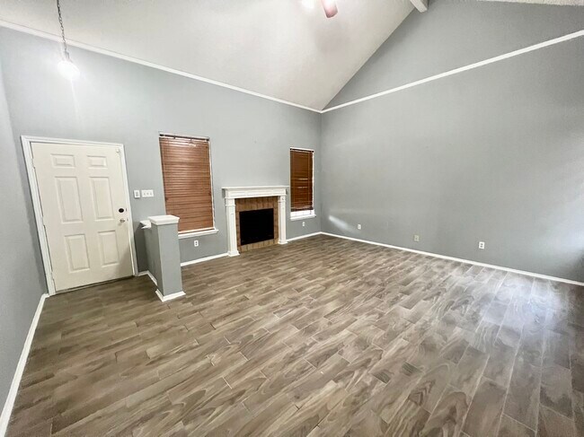 Building Photo - 8035 Trail Side Dr