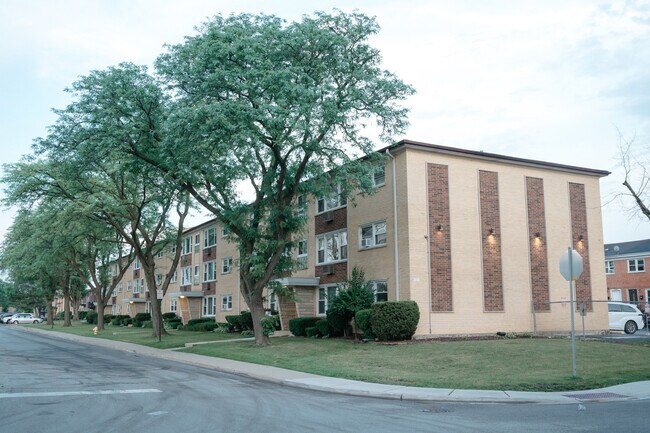 Building Photo - 9275 Noel St