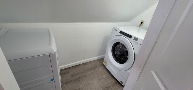 Building Photo - 16 Ayer Pl