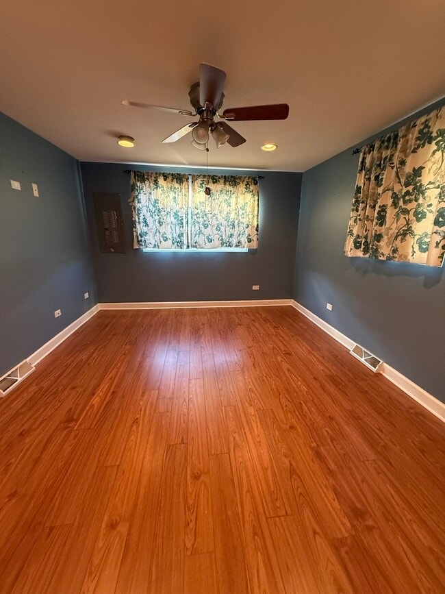 Building Photo - 4049 W 89th Pl