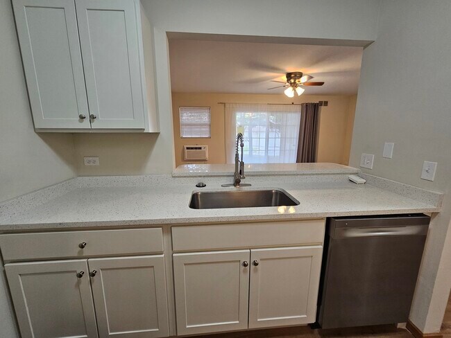 Building Photo - 1548 W Sand Bar Ct