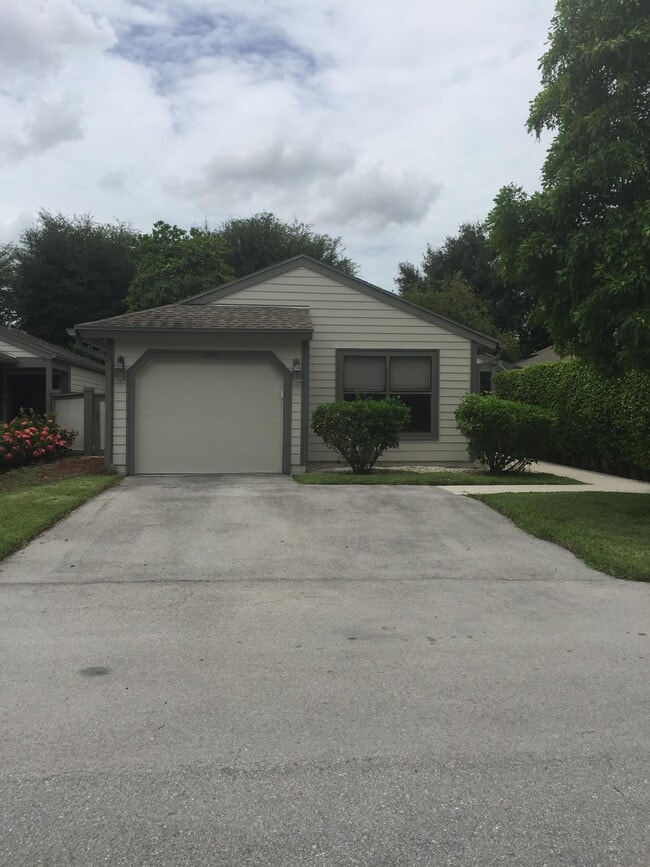 Building Photo - 2543 Bedford Mews Dr