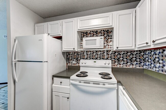 Building Photo - 205 E Joppa Rd