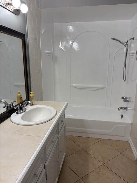 Building Photo - 14525 Chapperal Pipeline Rd