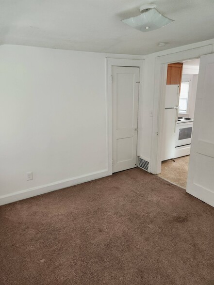 Building Photo - 23246 Alexander Rd