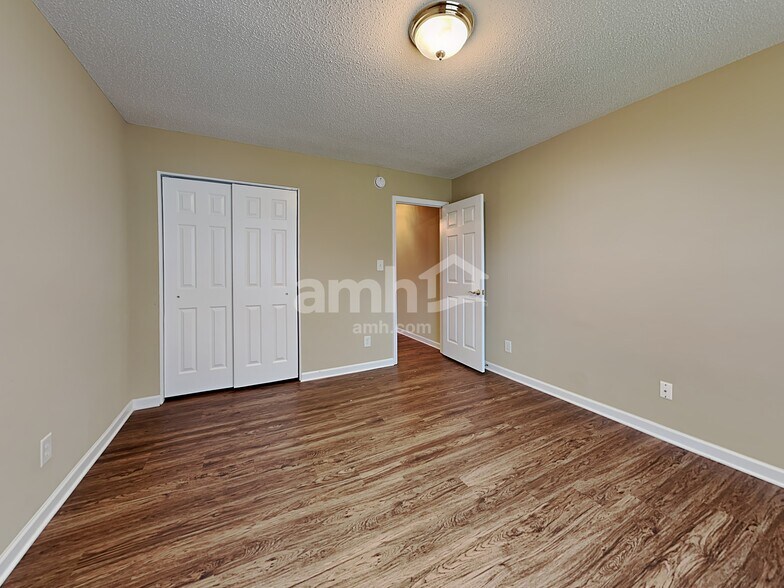 Building Photo - 1207 Hampton Park Dr