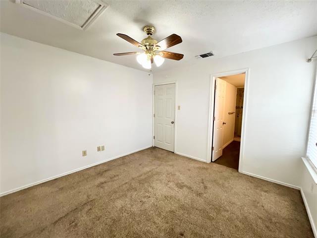 Building Photo - 1450 Meadowood Village Dr