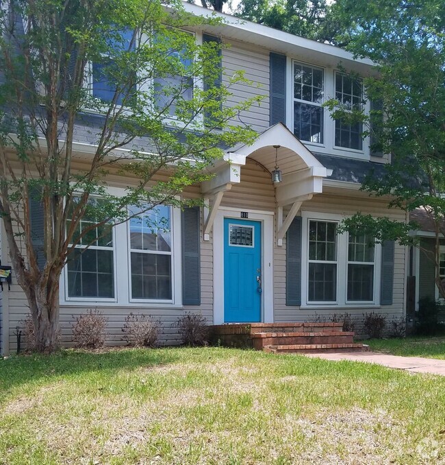 Building Photo - SOUTHERN CHARM-REMODELED-ADORABLE