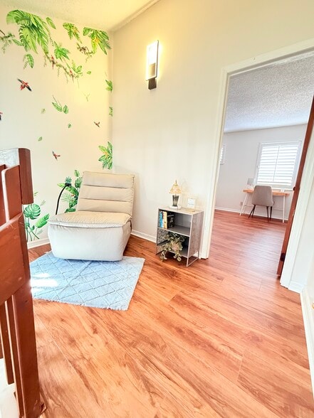 Building Photo - 387 Knox McRae Dr