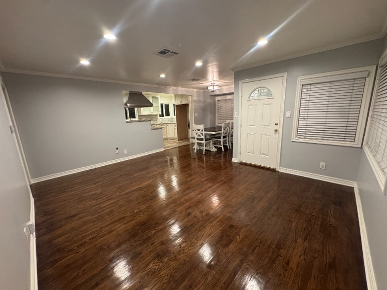 Building Photo - 1532 W 221st St