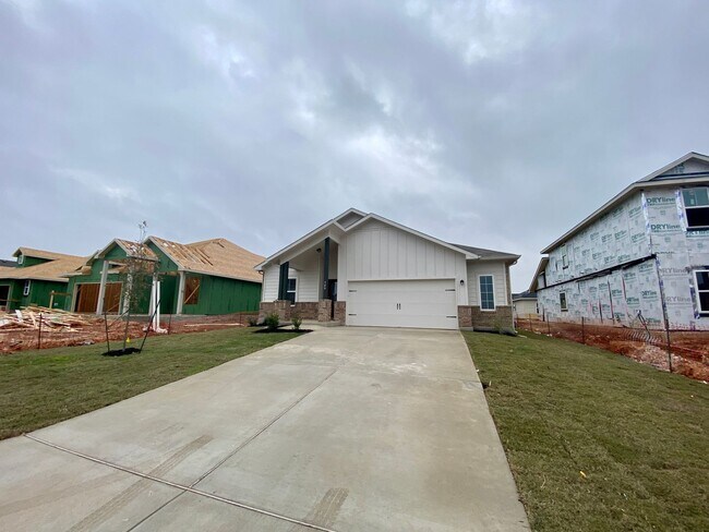 Building Photo - Stunning 4/2 Brand New Home in Kyle!