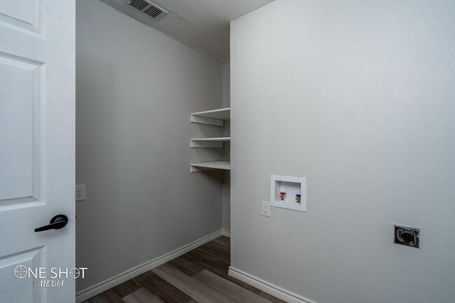 Building Photo - 842 Grand Ave